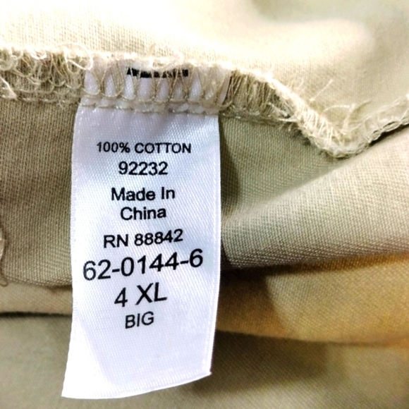 Boulder Creek Men's Tan Vest - Picture 6 of 6